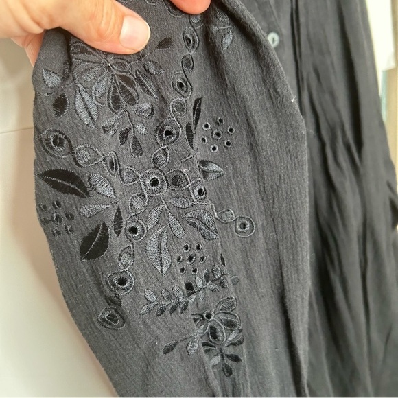 Soft Surroundings Women’s Laser cut Embroidered Boho Shirt Size 1X Black - Picture 3 of 6
